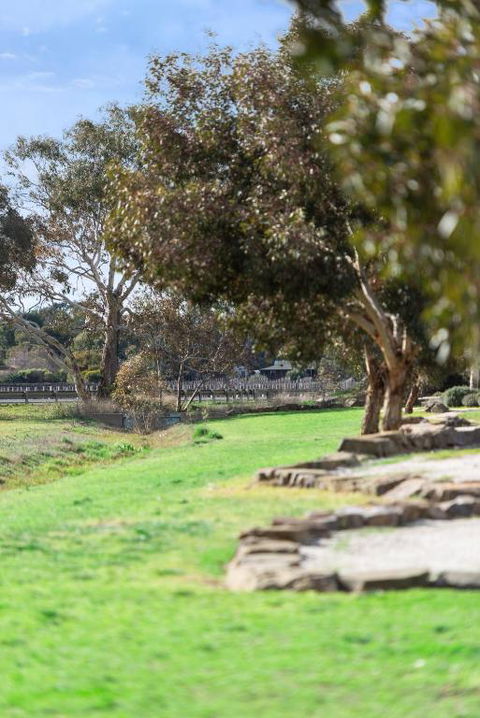 Crimson Ridge - Wines, Vines And Dine - Accommodation Georgetown 4
