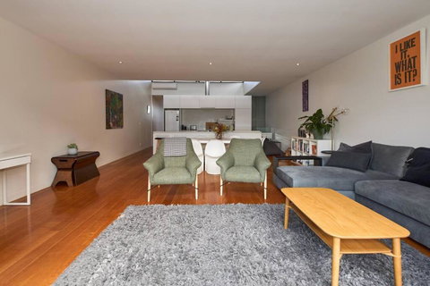 Debonair Townhouse - 150 Metres To Beach - Accommodation Georgetown 2