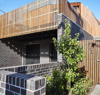 3-Bed House With Rooftop and Parking Near Yarra Park - Accommodation Georgetown