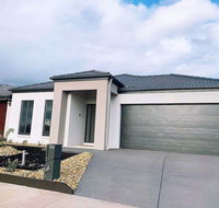 4Bed 2Bath Cozy Guesthouse in Tarneit - Accommodation Georgetown