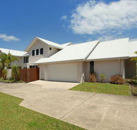 60 Beachway Parade Marcoola 500 BOND Linen supplied - Accommodation Georgetown