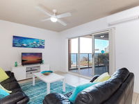 8 'Kiah'  53 Victoria Parade - stunning water views WIFI  Air Con
