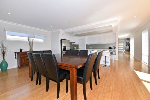 87A- Yokine - Accommodation Georgetown 1