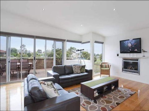 A Beautiful Beach House Torquay - Accommodation Georgetown 1