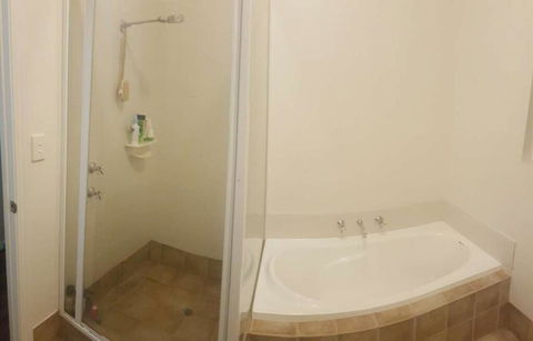 A Better Life Animal Sanctuary FarmStay - Private Two-Bedrooms, Lounge Room & Bathroom & Toilet, Shared Kitchen - Accommodation Georgetown 1