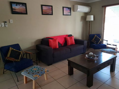 A City Retreat, 2BR Apartment - Reid Park -Townsville - Accommodation Georgetown 0