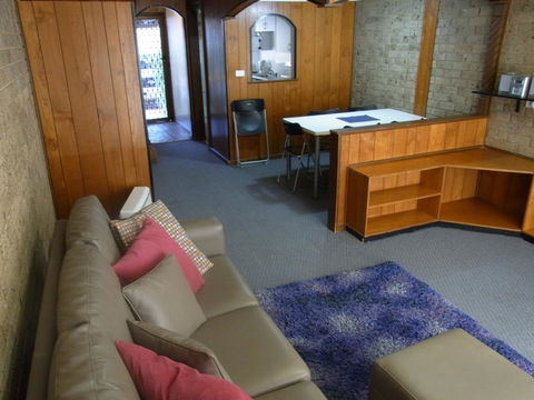 A Furnished Townhouse In Goulburn - Accommodation Georgetown 2