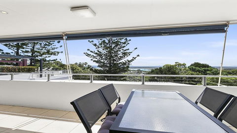 A Stylish Apartment With Noosa Views! - Unit 6 Yaringa 29 Noosa Drive - Accommodation Georgetown 0