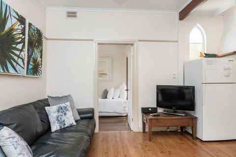 A SWEET ESCAPE - Byron Surf Cottage - Walk To Byron - Accommodation Georgetown 2