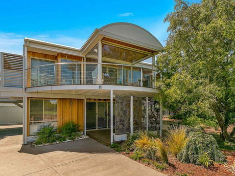 A Wave From It All - Accommodation Georgetown 0