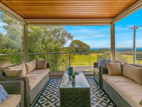 A Wave From It All - Accommodation Georgetown 1