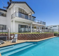 Above and Beyond - Beautiful Home with Pool - Accommodation Georgetown