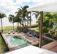 ABSOLUTE BEACHFRONT BLISS  NEWELL BEACH - Accommodation Georgetown