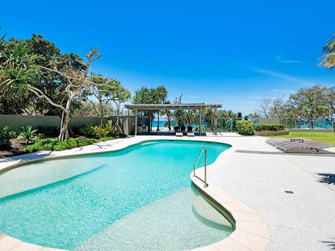 Absolute Beachfront In The Heart Of Surfers Paradi - Accommodation Georgetown 2