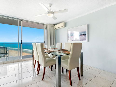 Absolute Beachfront In The Heart Of Surfers Paradi - Accommodation Georgetown 3