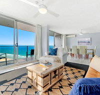 Absolute Beachfront in the heart of Surfers Paradi - Accommodation Georgetown