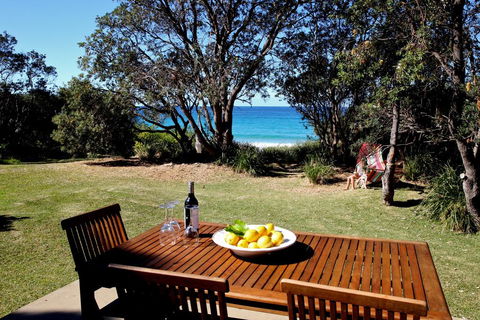 Absolute Beachfront Mollymook - Accommodation Georgetown 0