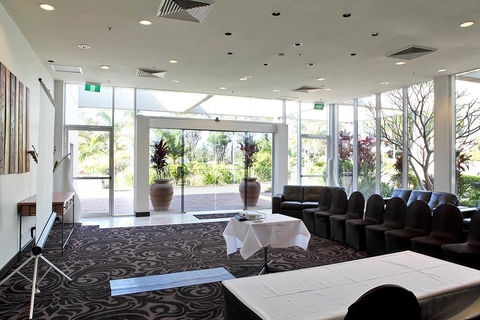 Absolute Beachfront Opal Cove Resort - Accommodation Georgetown 2