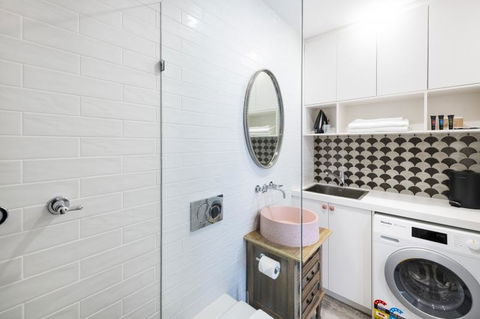 Accommodate Canberra - Warehouse - Accommodation Georgetown 1