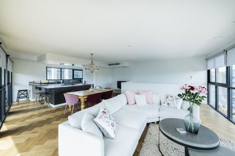Accommodate Canberra - Warehouse - Accommodation Georgetown 0