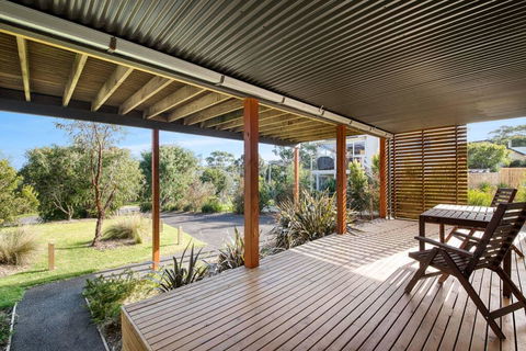 Acqua Vista - Water View, Fireplace, Walk To Beach - Accommodation Georgetown 3
