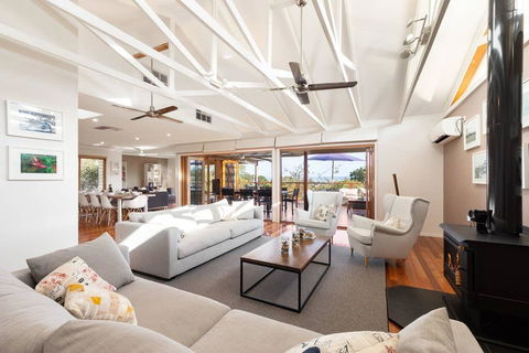 Acqua Vista - Water View, Fireplace, Walk To Beach - Accommodation Georgetown 0
