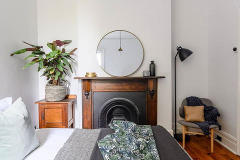 ADDERLEY A Striking 1880s Remodeled Victorian - Accommodation Georgetown 3