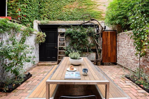 ADDERLEY A Striking 1880s Remodeled Victorian - Accommodation Georgetown 0