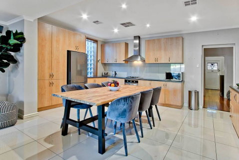 Adelaide 4 Bedroom House With Pool - Accommodation Georgetown 2
