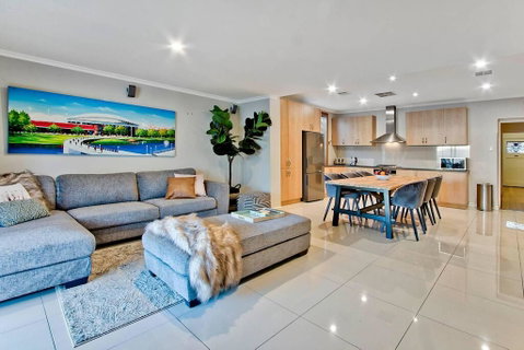 Adelaide 4 Bedroom House With Pool - Accommodation Georgetown 0