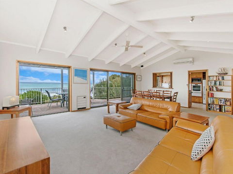East Beach House - Accommodation Georgetown 4