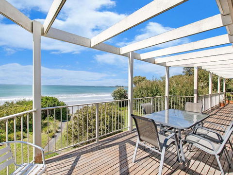 East Beach House - Accommodation Georgetown 0