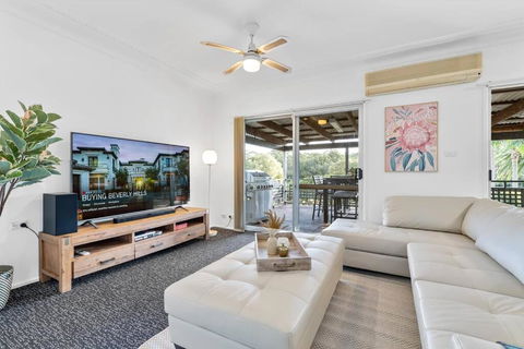 East Hills Waterfront Bliss - Accommodation Georgetown 3