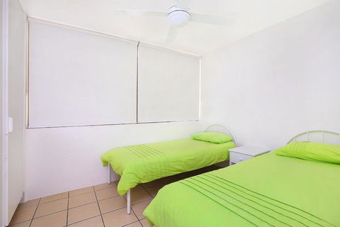 Eastbourne U4 80 Esplanade Golden Beach - Accommodation Georgetown 2