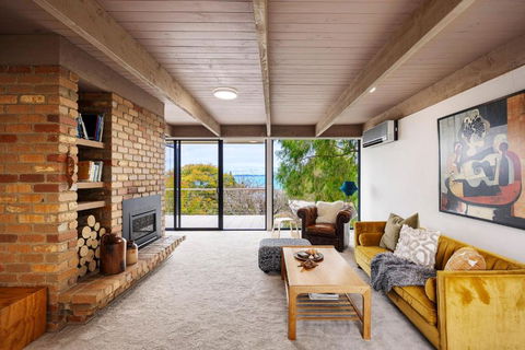 Echo Beach In Somers - Accommodation Georgetown 0