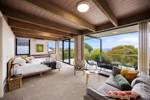 Echo Beach In Somers - Accommodation Georgetown 4