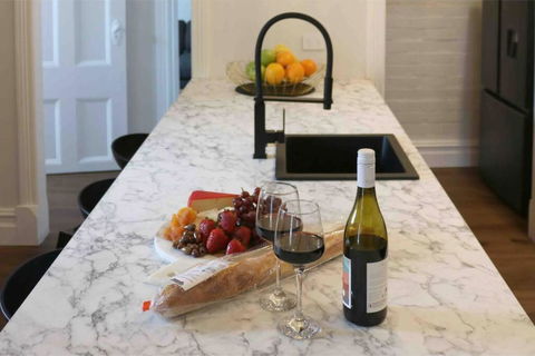 EDW19 - Stylish 2-Bed, 2-Bath Townhose In Drummoyne - Accommodation Georgetown 1