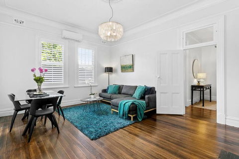 EDW19 - Stylish 2-Bed, 2-Bath Townhose In Drummoyne - Accommodation Georgetown 3