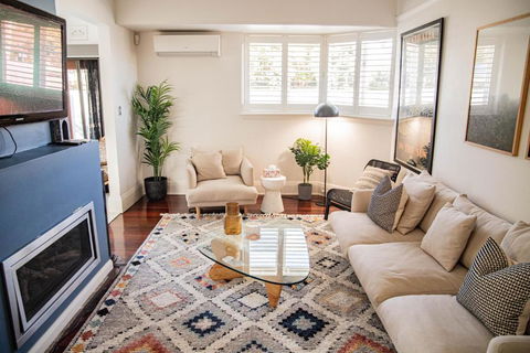 Elegant Federation Home Near The Airport - Accommodation Georgetown 1