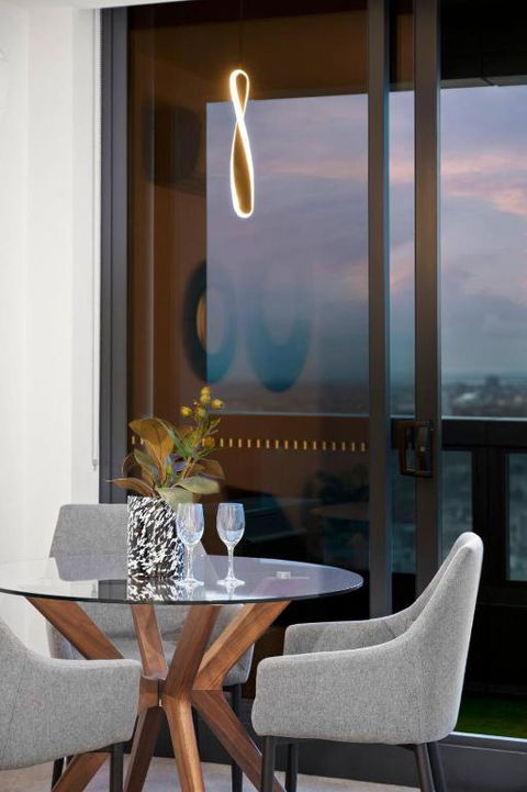 Elegant 2BR With Skyline And WI-FI & Parking - Accommodation Georgetown 3