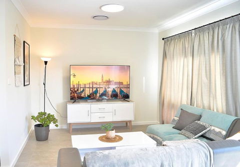 Elegant & Convenient New House At Leppington - Accommodation Georgetown 0