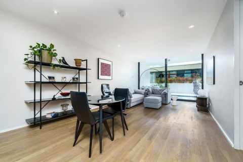 Elegant Apartment In Kingston Foreshore - Accommodation Georgetown 0