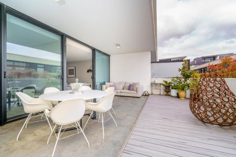 Elegant Apartment In Kingston Foreshore - Accommodation Georgetown 3