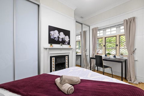 Elegant Double Room - Mins To Transport And Stores - Shared Bathroom - Accommodation Georgetown 1