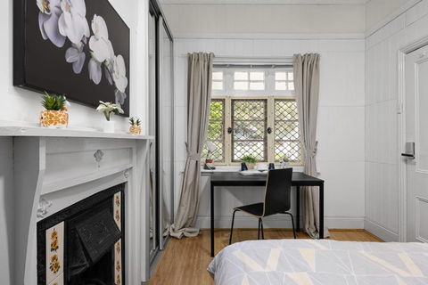 Elegant Double Room - Mins To Transport And Stores - Shared Bathroom - Accommodation Georgetown 2
