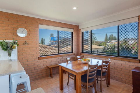 Elsewhere 3 - LJHooker Yamba - Accommodation Georgetown 2
