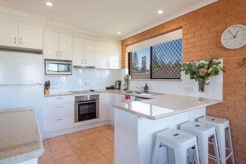 Elsewhere 3 - LJHooker Yamba - Accommodation Georgetown 1