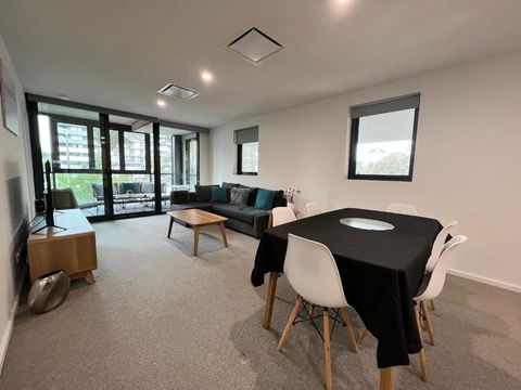 Embark Luxe 2BR 2Bath Apartment In Lynham 1 Secure Carpark Wifi Canberra - Accommodation Georgetown 4