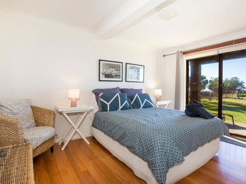 Endless Summer I Pet Friendly Absolute Beachfront - Accommodation Georgetown 4