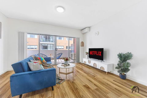 Entire 2 Bedroom In The Heart Of Wolli Creek - Accommodation Georgetown 0